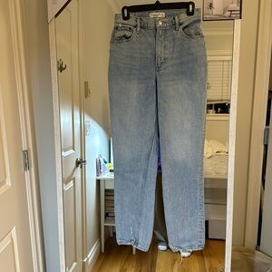 Abercrombie & fitch 90’s straight ultra high rise, blue jeans, size 27